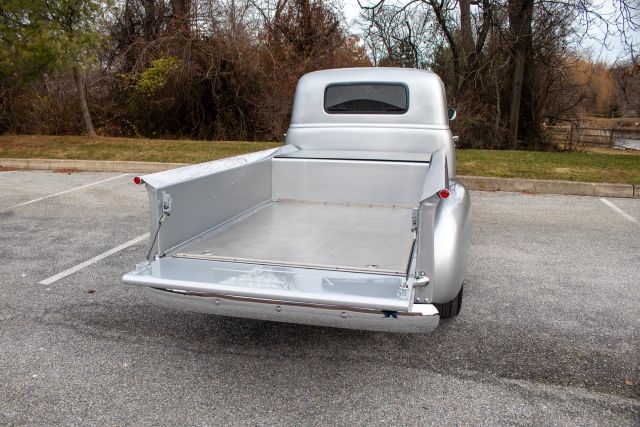LOT_496_1949_Chevrolet_County_C-226.jpg