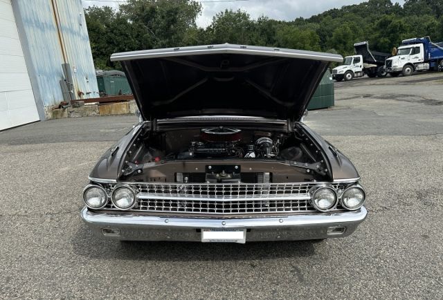 #524 – 1961 Ford Galaxie-59.jpg