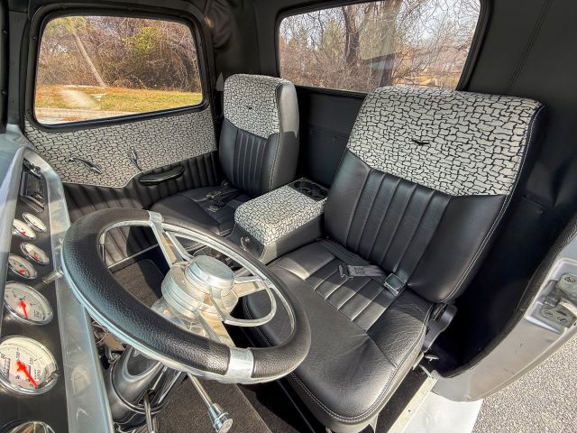 LOT_496_1949_Chevrolet_County_C-255.jpg