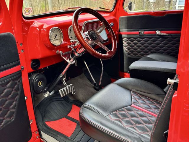 51-f1-interior.jpg
