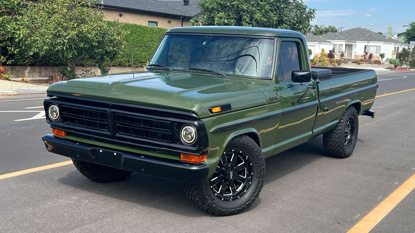 72-ford-f250-hero.jpg