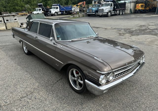 #524 – 1961 Ford Galaxie-03.jpg