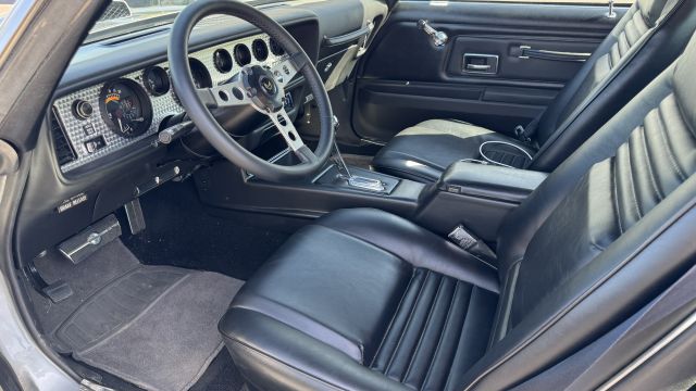 1976 TA Interior 8.jpg