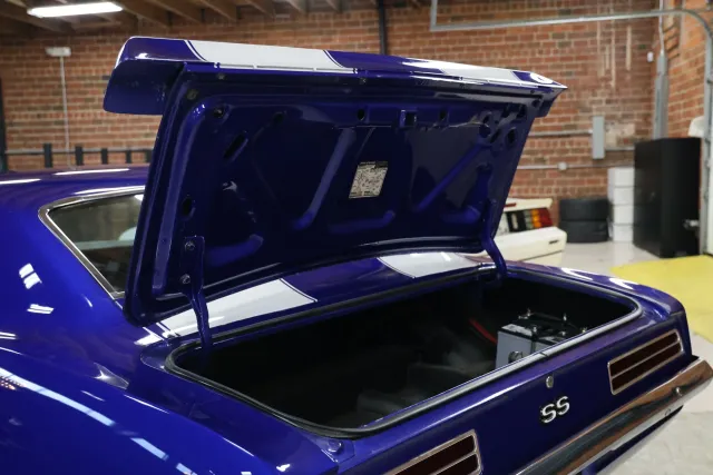 1969-chevrolet-camaro-super-sport-replica (97).webp
