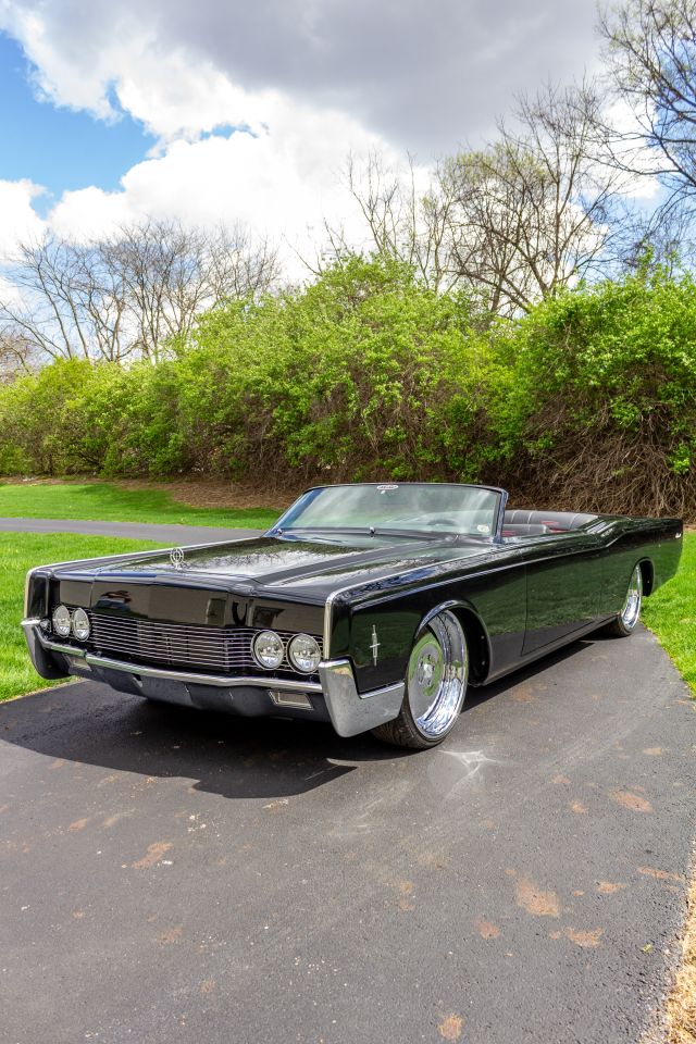 010 - Lincoln_1966 Continental Custom Roadster_20260406.jpg