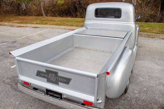 LOT_496_1949_Chevrolet_County_C-225.jpg