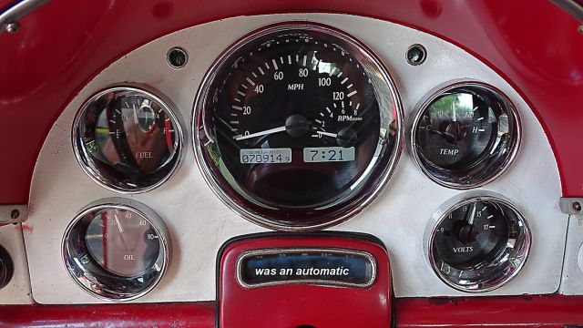 738.JPG