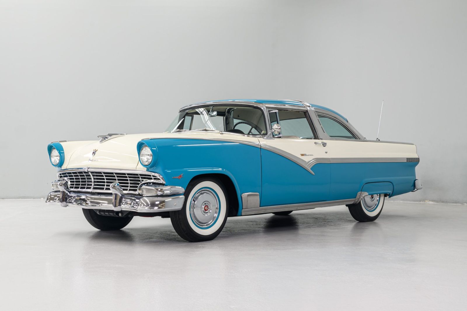 1956-ford-crown-victoria.jpeg