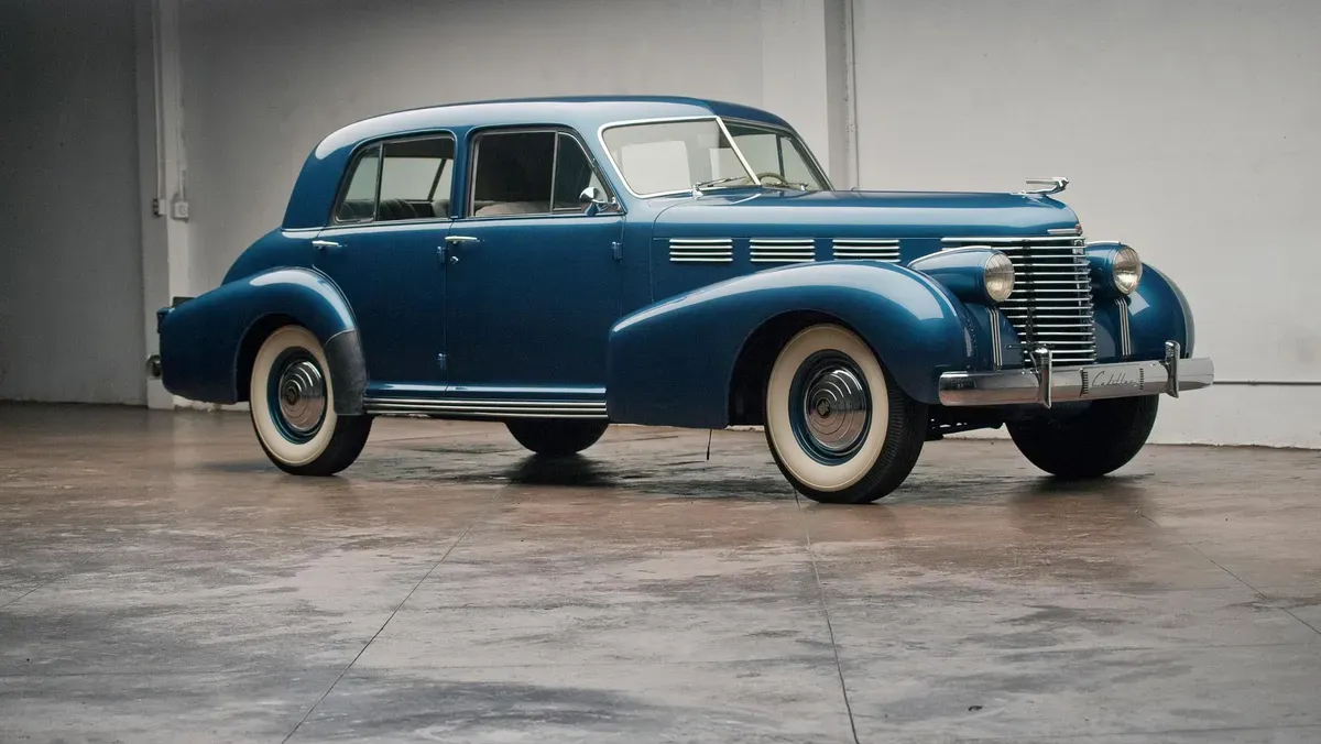 1938-Cadillac-Sixty-Special-front-3q-Classic.com_.webp